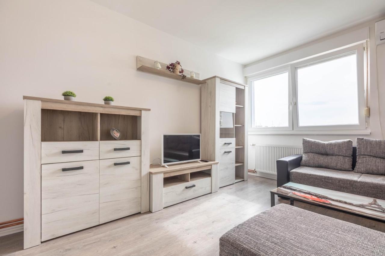 Cosy Apartment Hugo Osijek Bagian luar foto