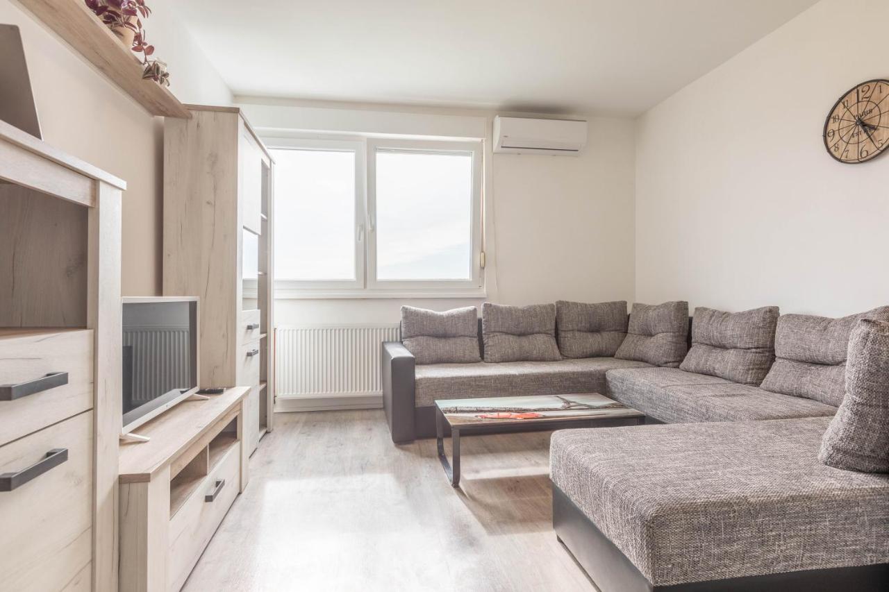 Cosy Apartment Hugo Osijek Bagian luar foto